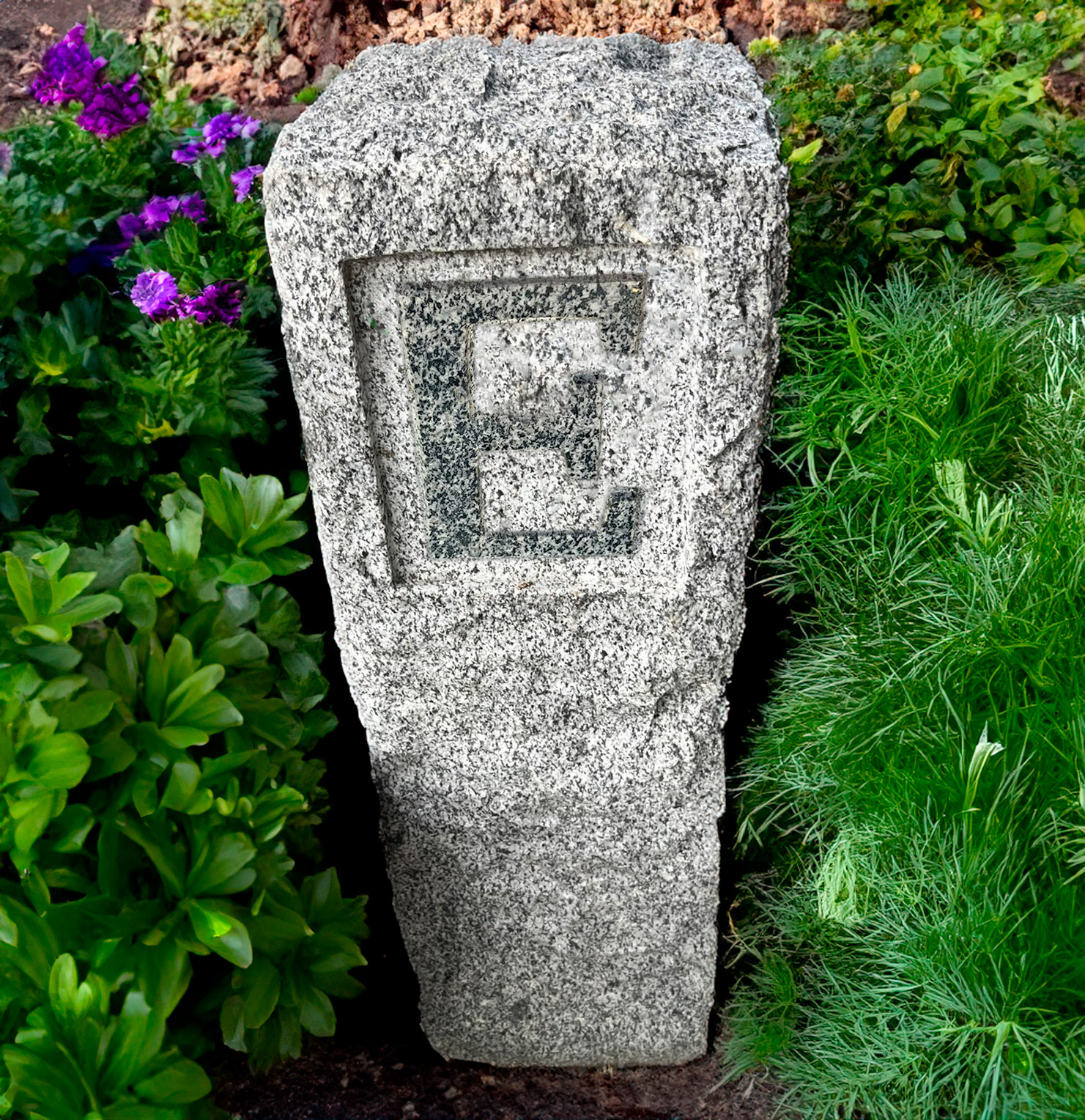Granite Directional Post - Image 2