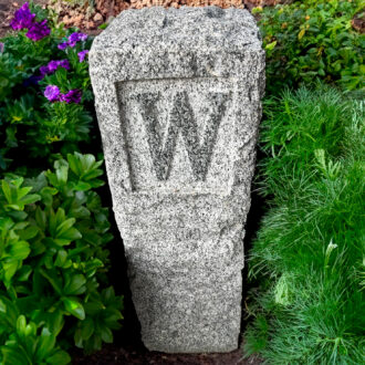 Granite Directional Post