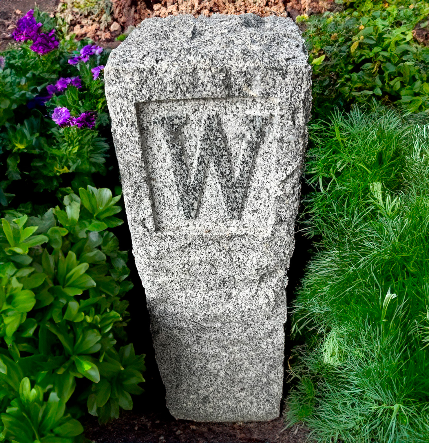 Granite Directional Post