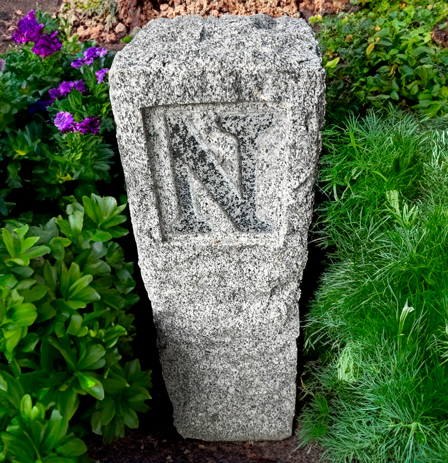 Granite Directional Post - Image 4
